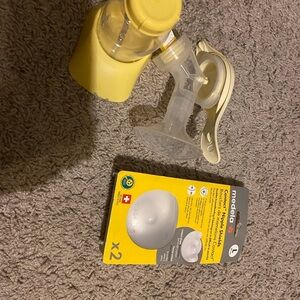 Medela Breastfeeding Kit with Yellow and Clear Components